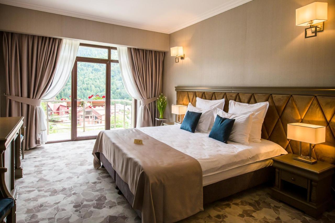 Hotel Carpat Inn Azuga Eksteriør billede
