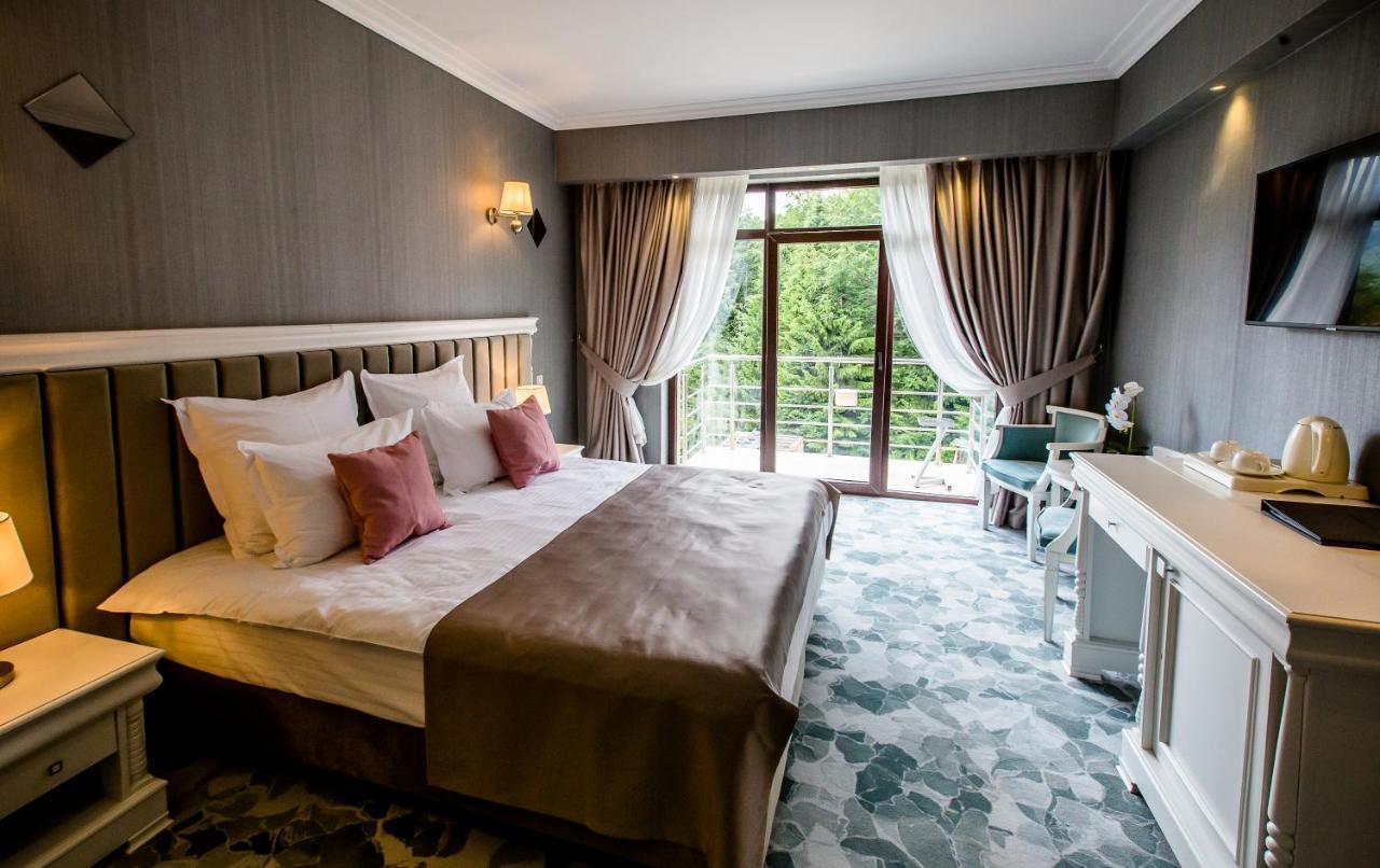 Hotel Carpat Inn Azuga Eksteriør billede