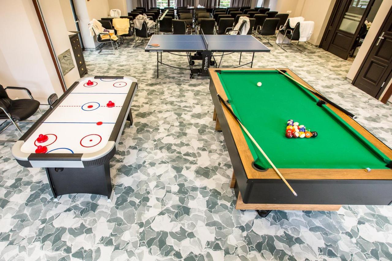 Hotel Carpat Inn Azuga Eksteriør billede