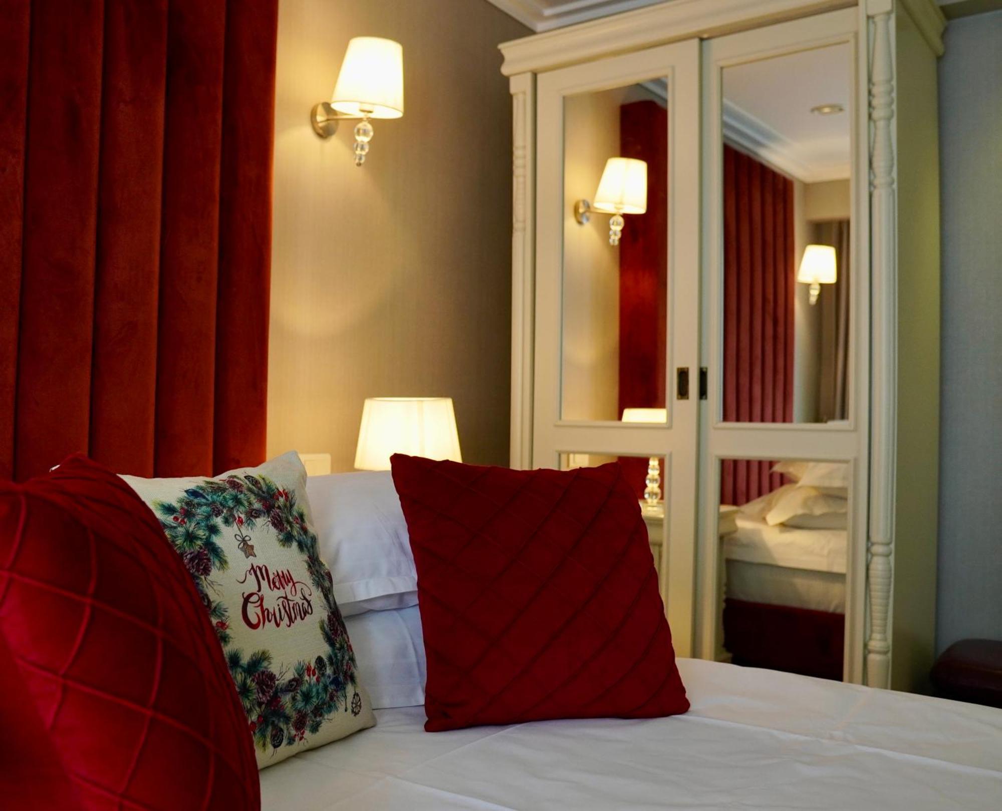 Hotel Carpat Inn Azuga Eksteriør billede